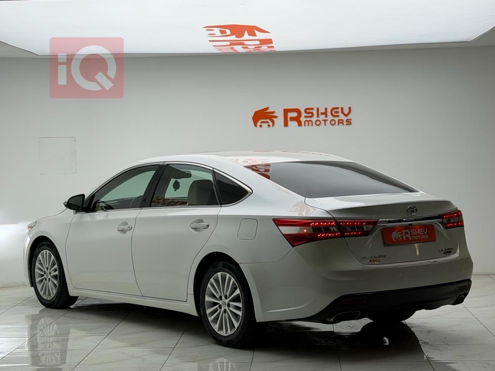 تويوتا أفالون